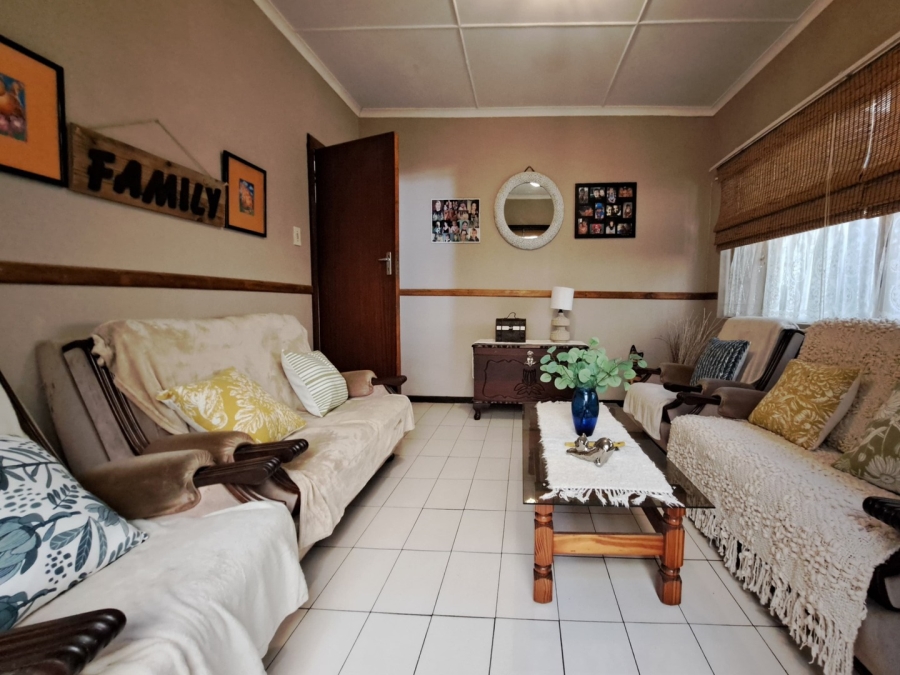 3 Bedroom Property for Sale in Summerpride Eastern Cape
